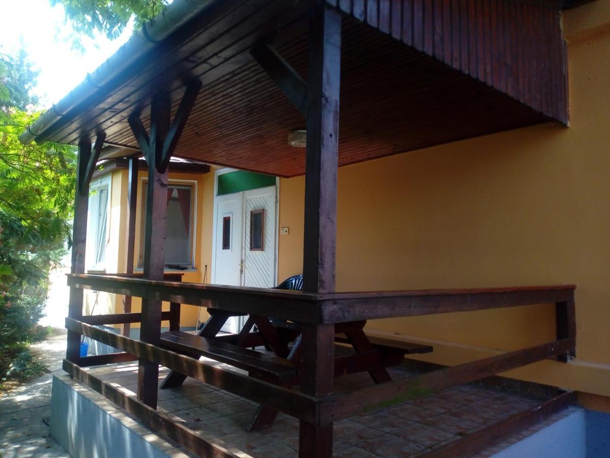 Abadi Karmazsin Haz Villa Abadszalok Ngoại thất bức ảnh